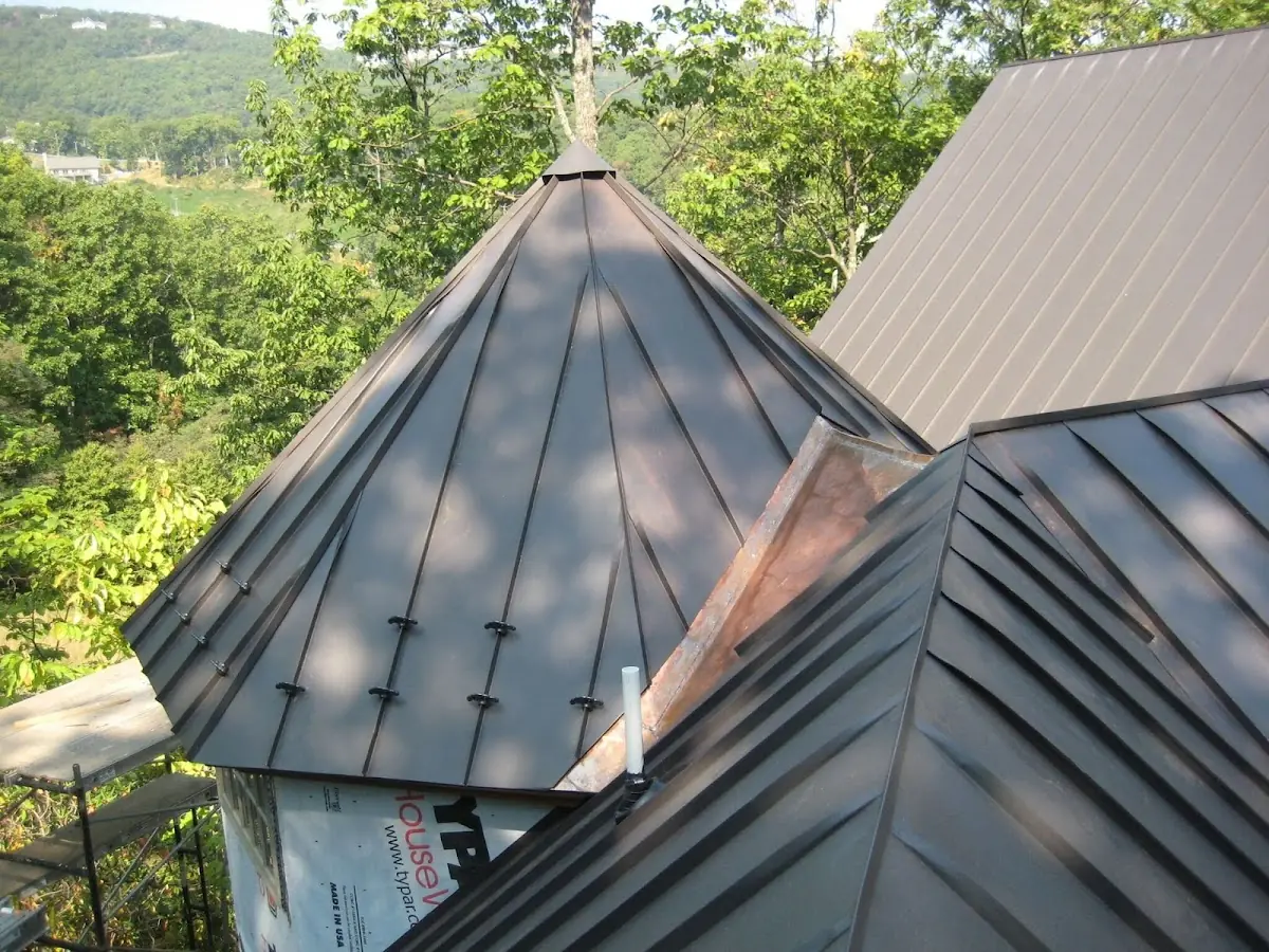 Professional Gutter Cleaning by Craftsman Roofing in Lake Park